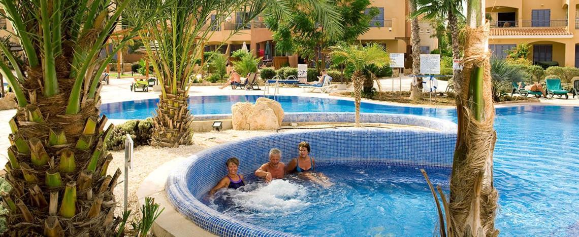 Limnaria Gardens - Superb Modern 1 Bed Apartment With Pool Views Paphos Exterior photo