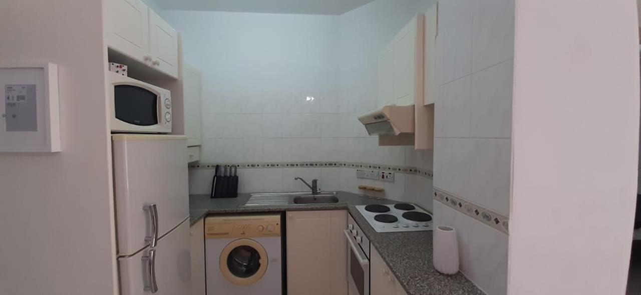 Limnaria Gardens - Superb Modern 1 Bed Apartment With Pool Views Paphos Exterior photo